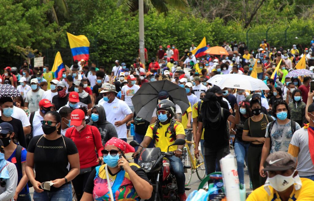 Colombianos Toman Las Calles En Protesta Contra Reforma Tributaria