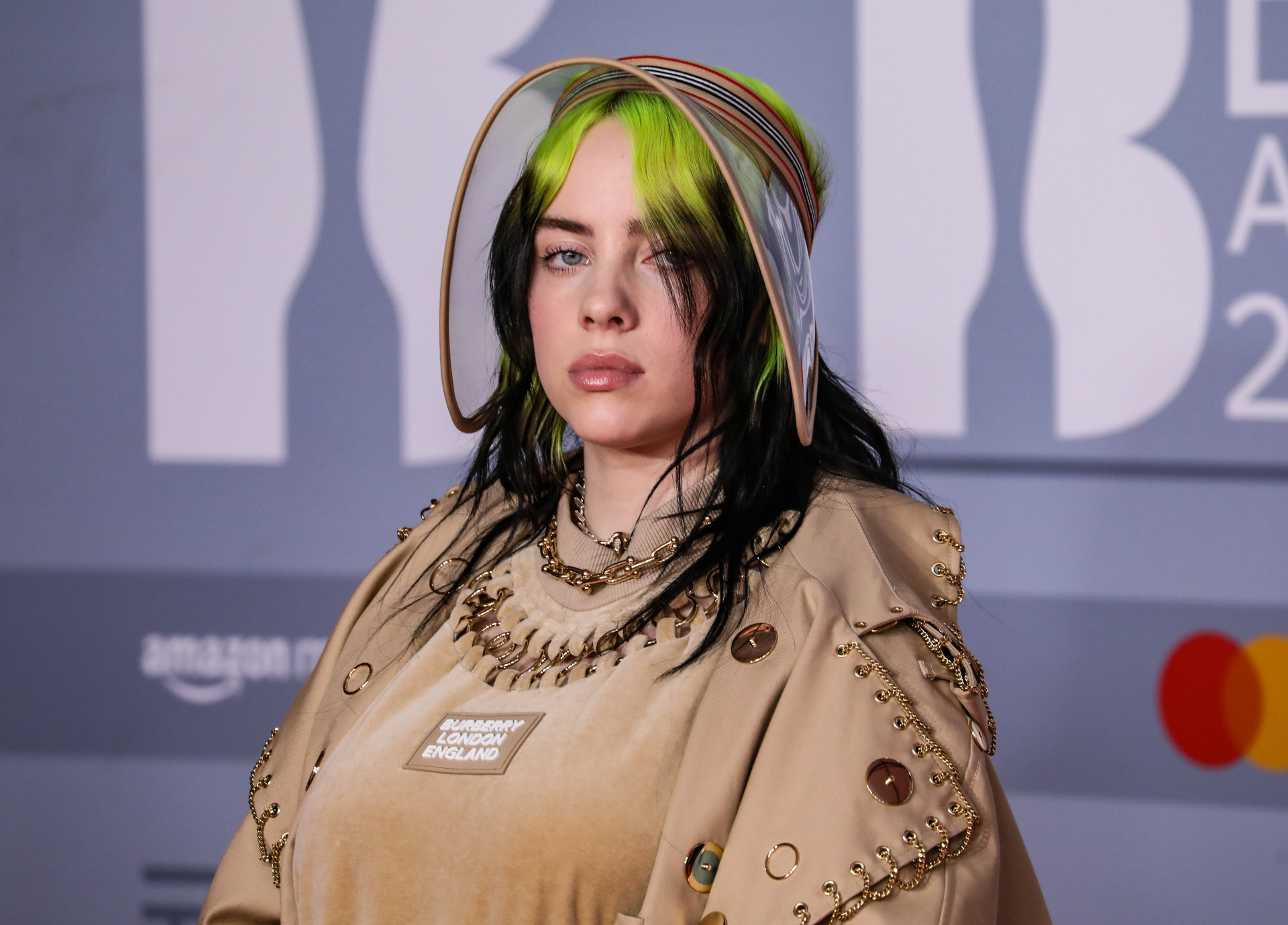 Billie Eilish Responde A Cr Ticas Sobre Su Forma De Vestir