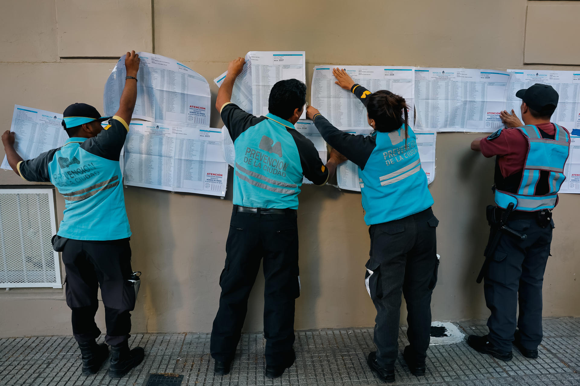 Abrieron centros de votación en Argentina para elegir entre Massa y Milei