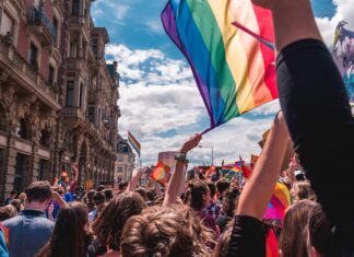 comunidad LGBTQI+ celebra el día del orgullo y conversamos con Michelle Artiles activista transgénero