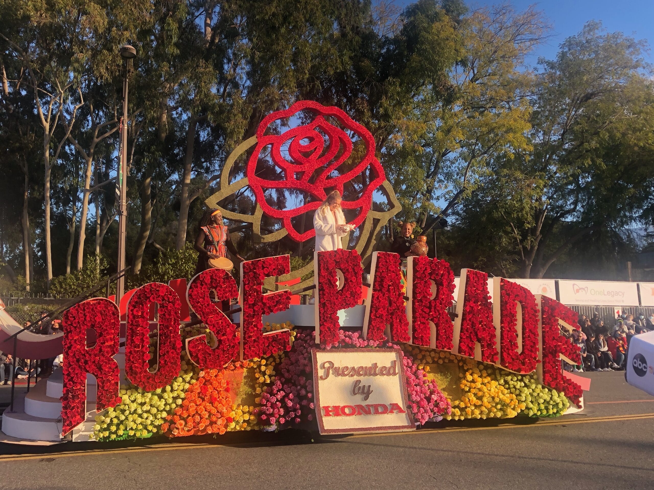 En Fotos Así fue el tradicional Desfile de las Rosas en California