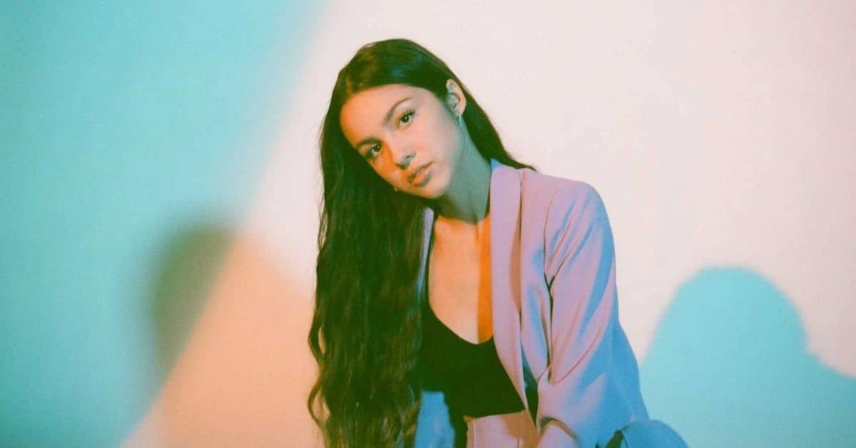 Olivia Rodrigo regresa al número 1 en discos en Reino Unido con 'Sour