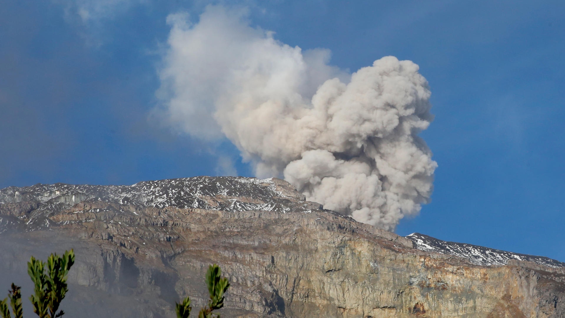 Disminuyó Actividad Sísmica Del Volcán Nevado Del Ruiz En Colombia