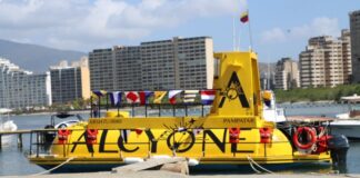 «ALCYONE» el primer barco semi submarino hecho en Venezuela, en la Isla de Margarita