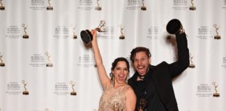 Pareja venezolana gana cuatro Emmys por canción de cuña navideña para Telemundo Las Vegas