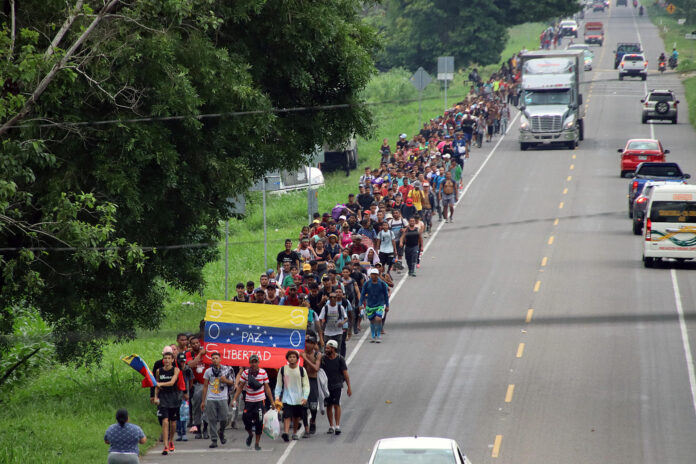 Desde el sur de México sale la primera caravana de migrantes venezolanos hacía EE.UU.