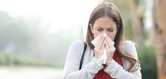 Alertan que cambios drásticos del clima afectan condiciones de personas alérgicas