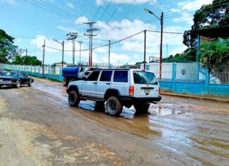 Transportistas de zona rural del municipio Simón Bolívar sostienen paro indefinido para exigir arreglo de la vialidad