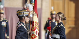 La princesa de Asturias, Leonor, jura bandera en Zaragoza