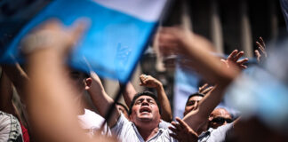 La CGT y organizaciones sociales se movilizan contra decreto "inconstitucional" de Milei Argentina