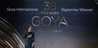 Sigourney Weaver recoge emocionada y hablando español el Goya Internacional