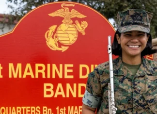 Flautista venezolana Ana Paola Rincones sirve en el Cuerpo de Marines de los Estados Unidos