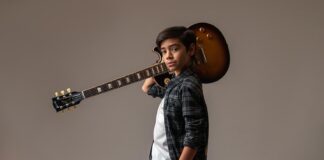 Joven músico venezolano interpretó el himno de Estados Unidos con su guitarra eléctrica en la NBA