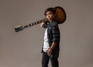 Joven músico venezolano interpretó el himno de Estados Unidos con su guitarra eléctrica en la NBA