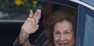 La reina Sofía sale del hospital tras cuatro días ingresada