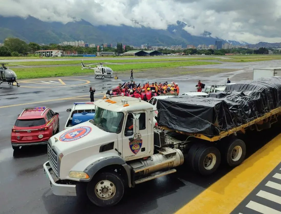 Envían insumos y equipo de rescate a zonas afectadas de Cumanacoa